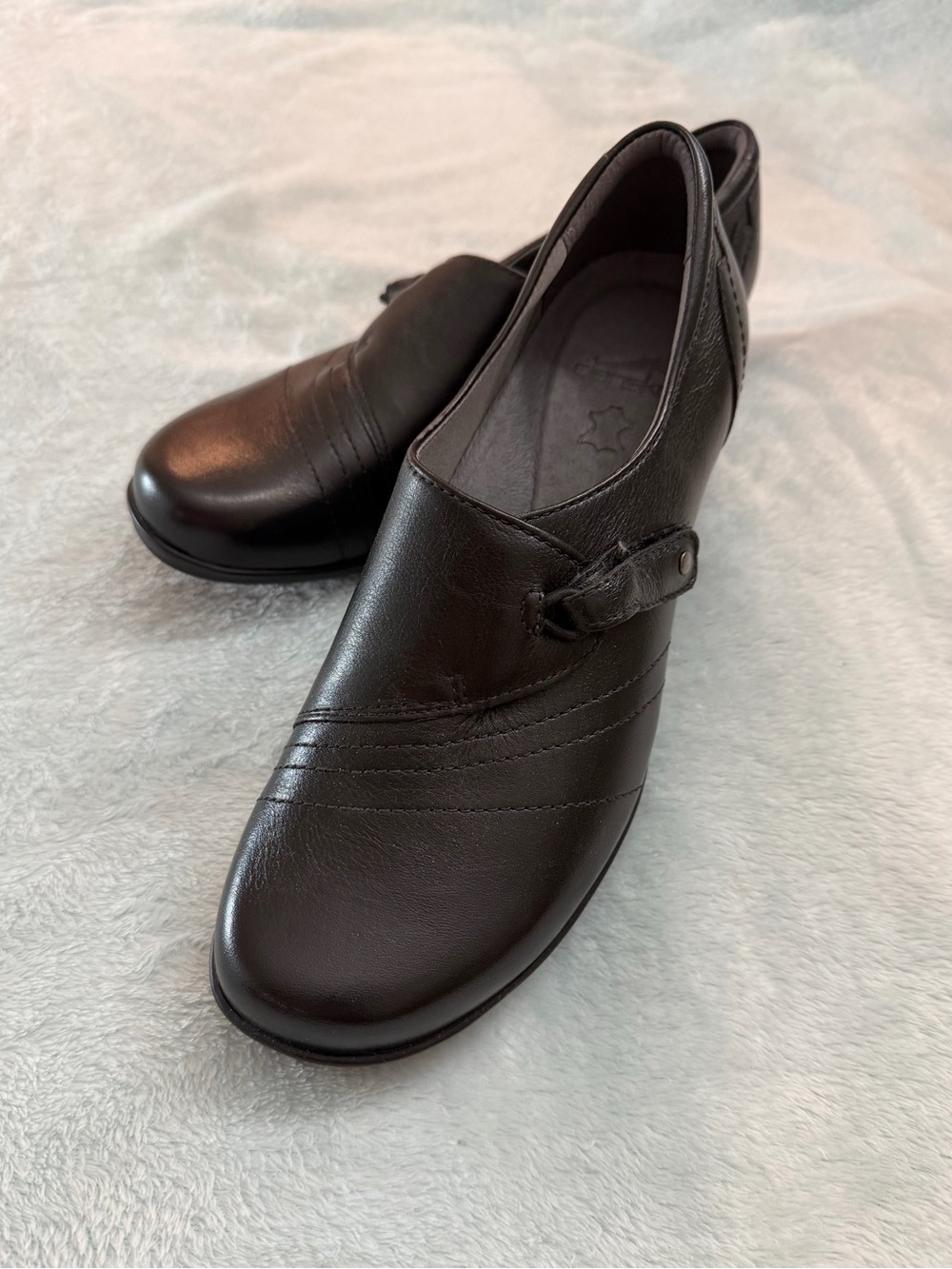 Black Slip-On Leather Comfort Shoes
